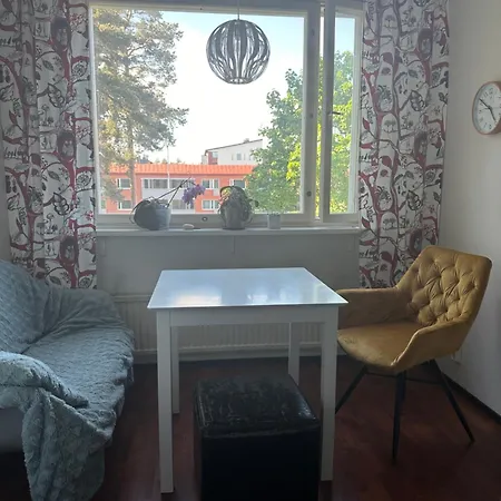 Huoneisto Lentokenttaemajoitus - Self Service! Hyryla